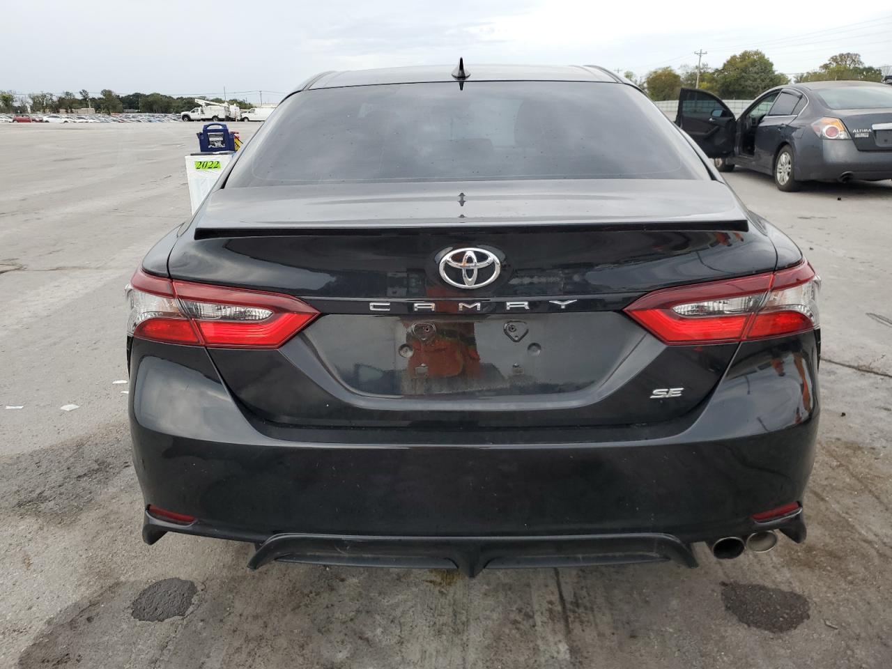 TOYOTA CAMRY SE