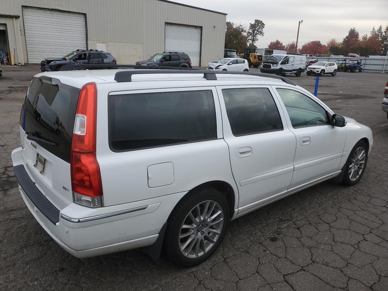 Lot #3292708607 2007 VOLVO V70 2.5T