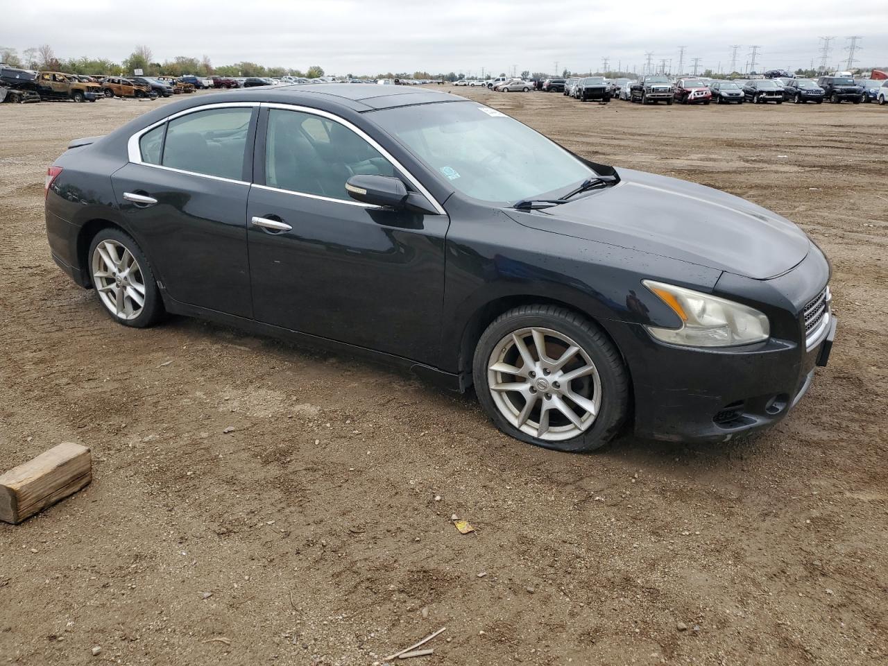 NISSAN MAXIMA S