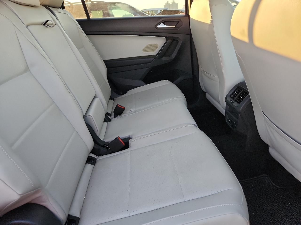 VOLKSWAGEN TIGUAN SE