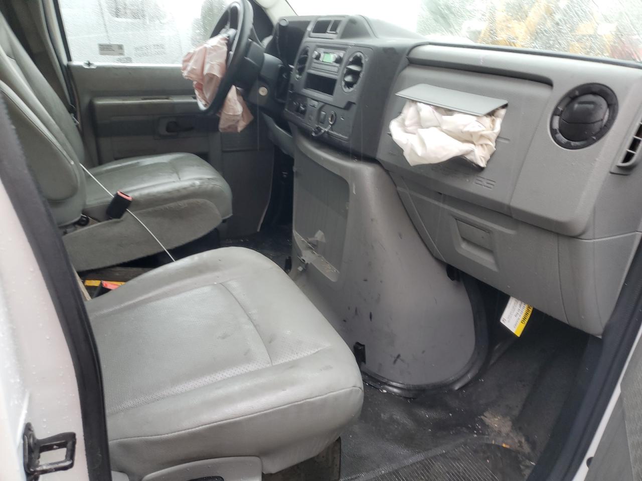 FORD ECONOLINE E350 SUPER DUTY CUTAWAY VAN