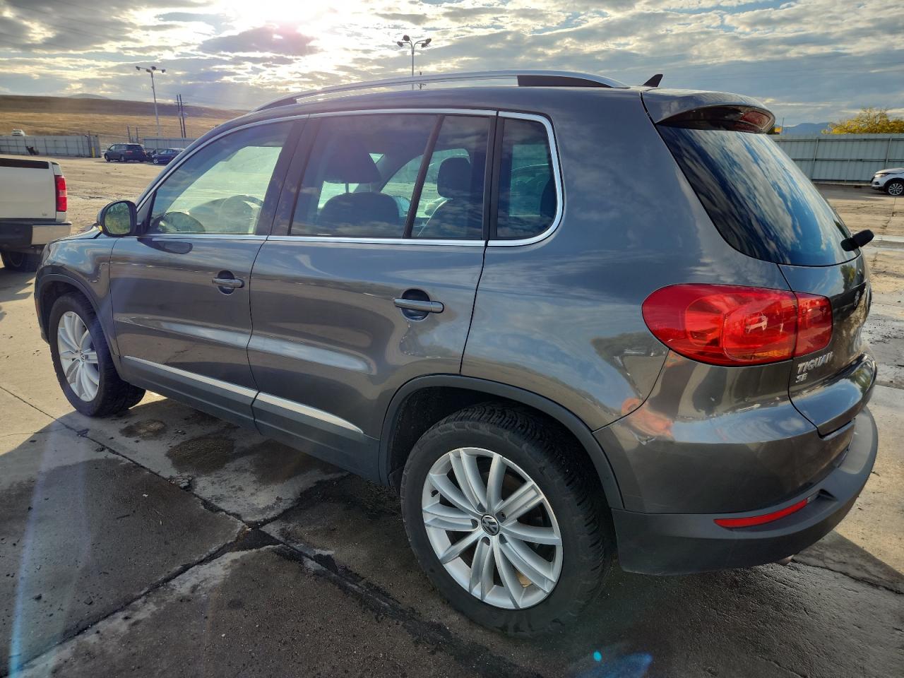 VOLKSWAGEN TIGUAN S