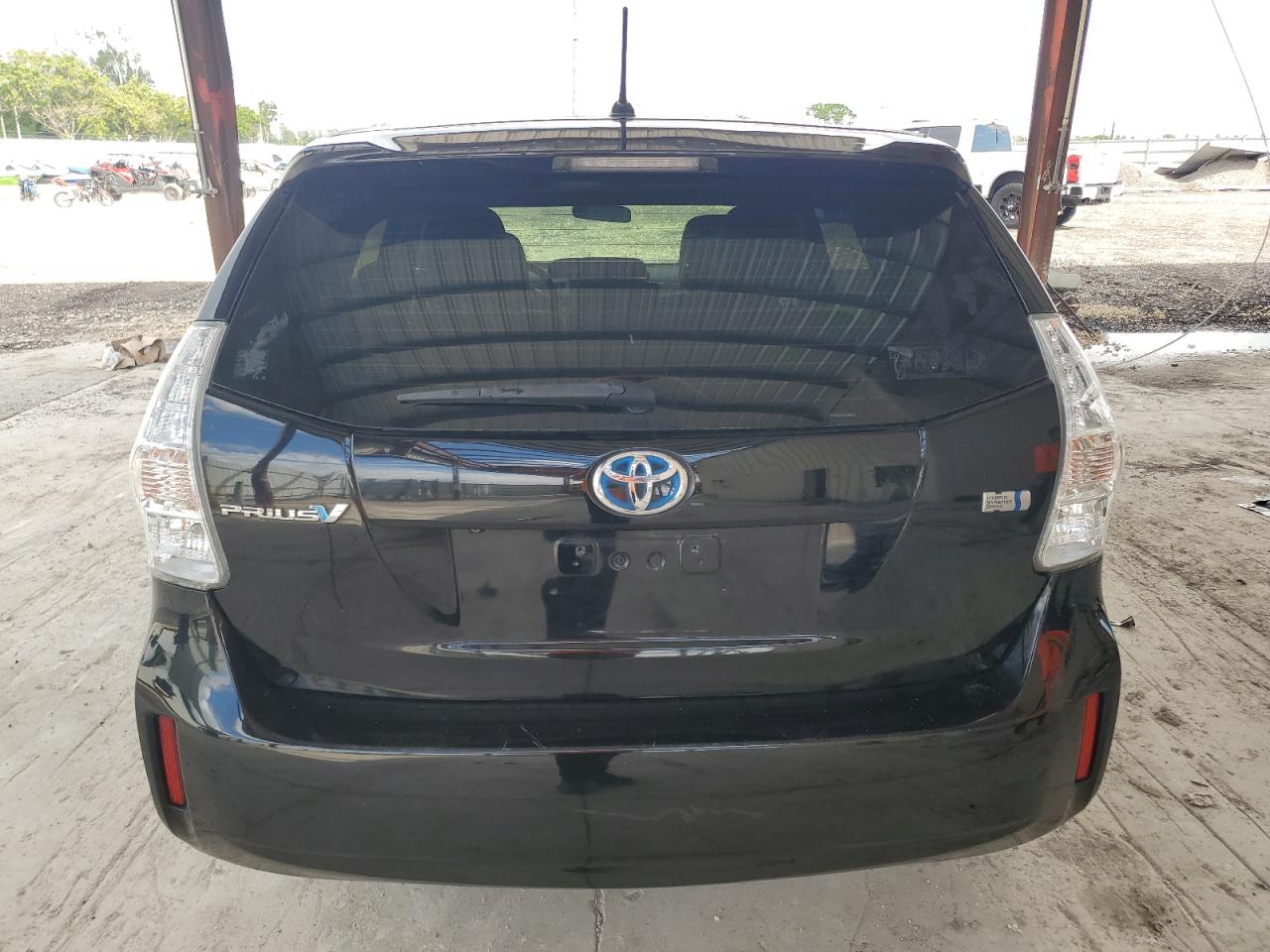 TOYOTA PRIUS V