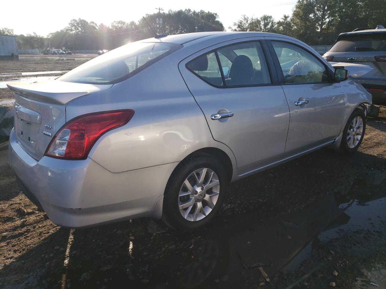NISSAN VERSA S