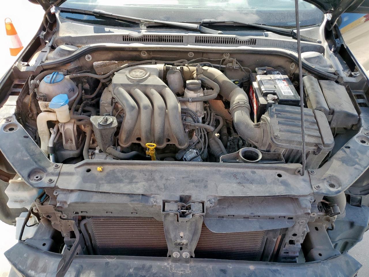 VOLKSWAGEN JETTA BASE