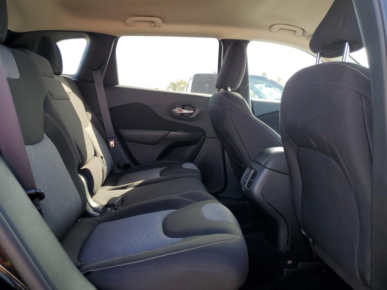 JEEP GRAND CHEROKEE SPORT