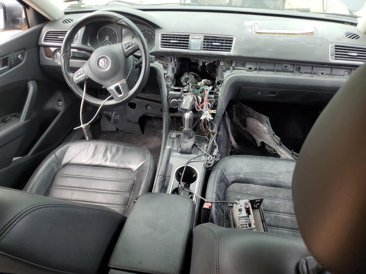 VOLKSWAGEN PASSAT SEL