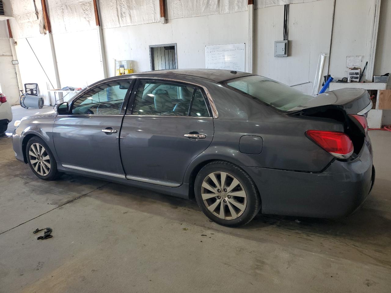TOYOTA AVALON BASE