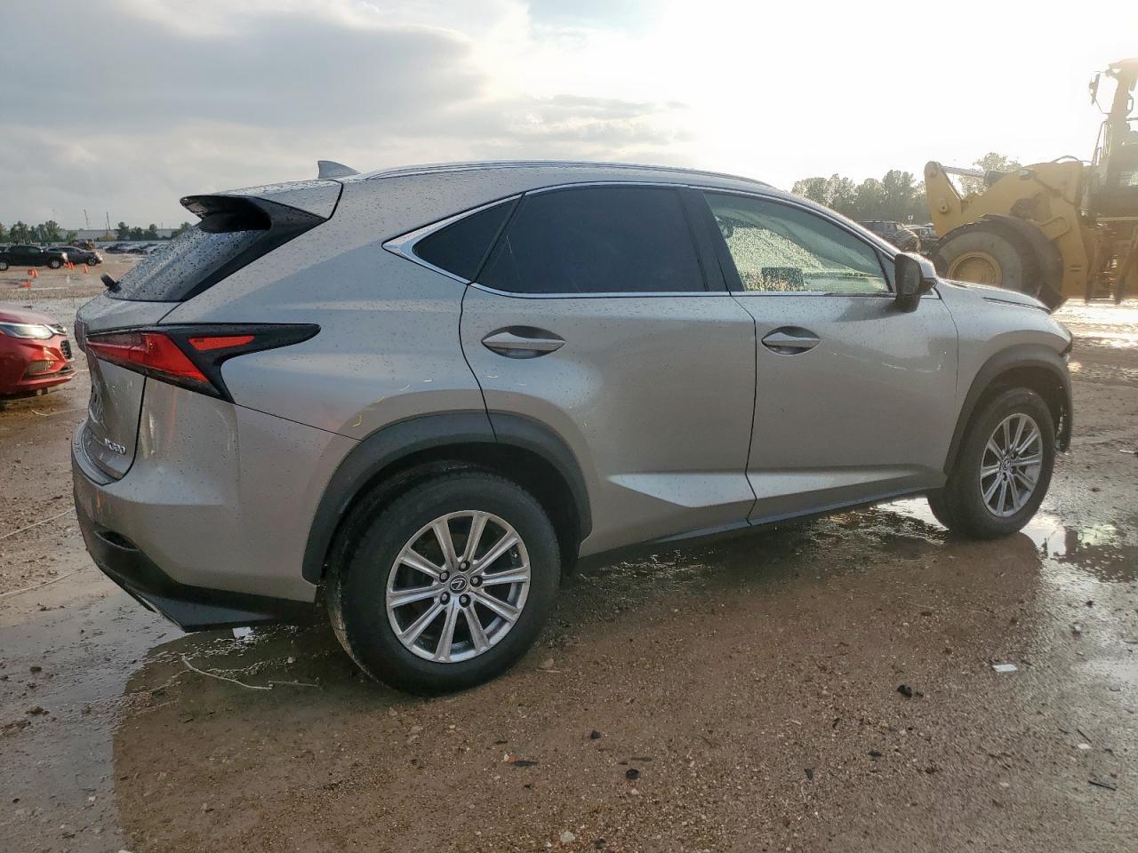 LEXUS NX 300 BASE