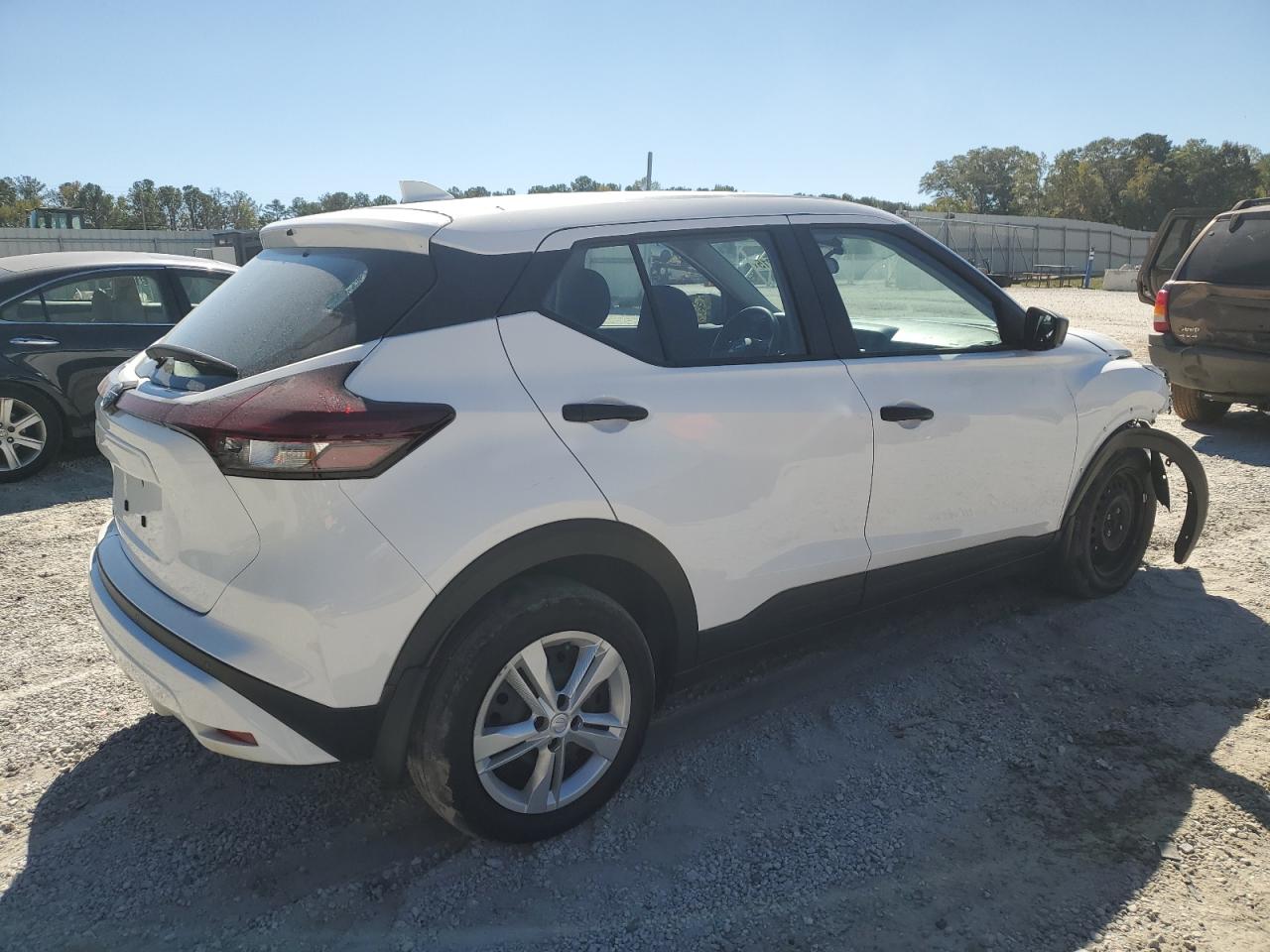 NISSAN KICKS S