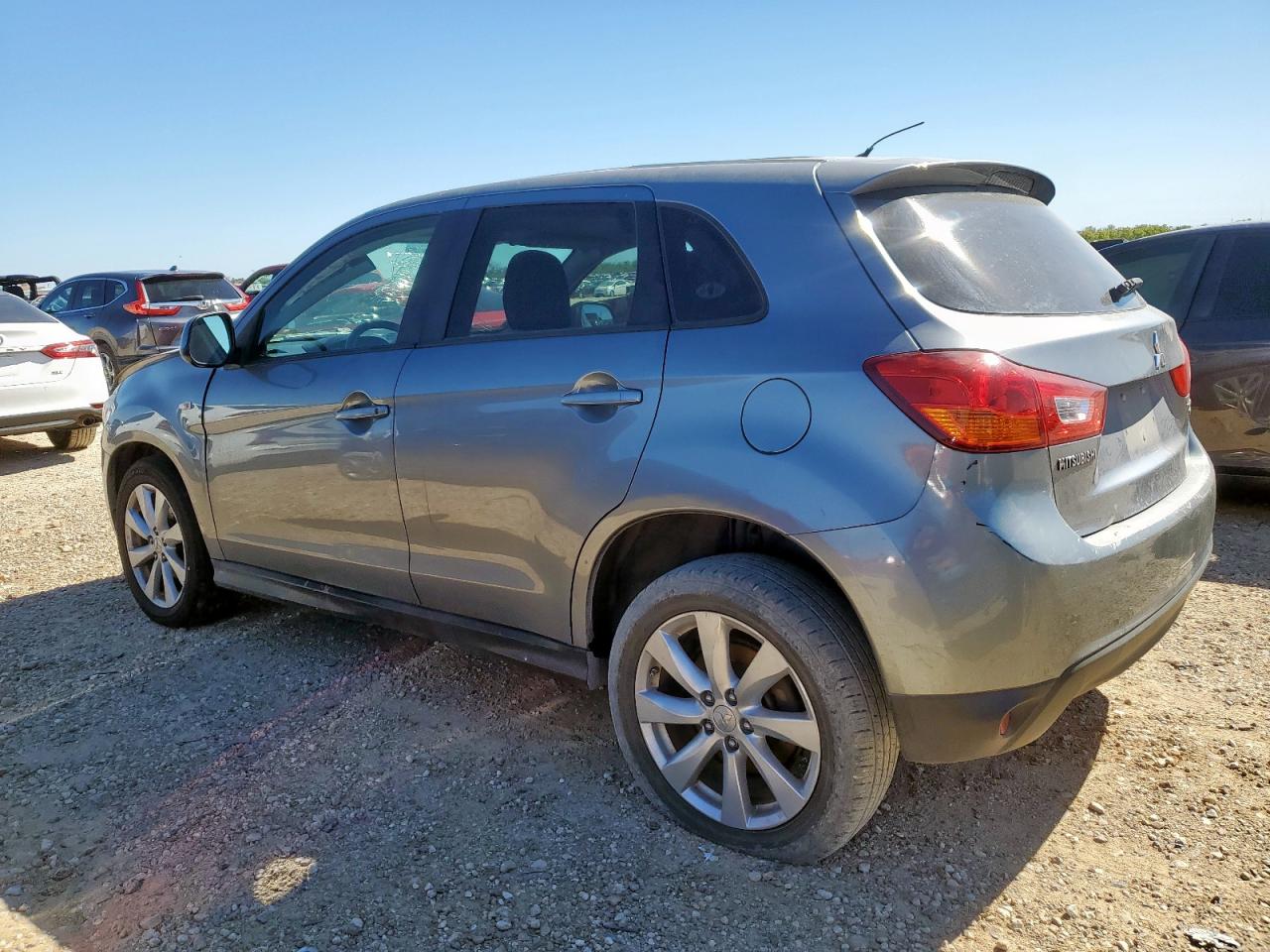 MITSUBISHI OUTLANDER ES