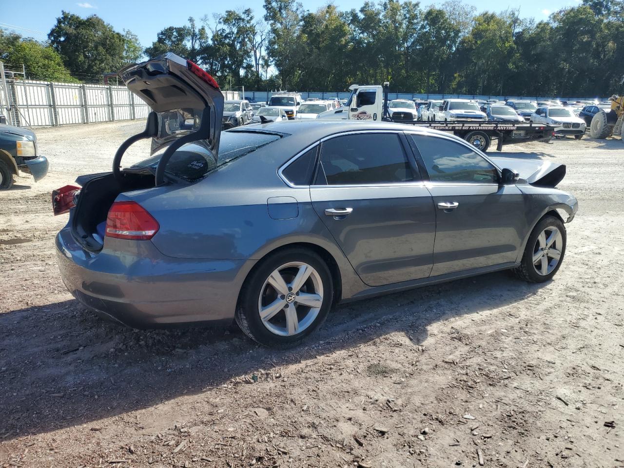 VOLKSWAGEN PASSAT SE