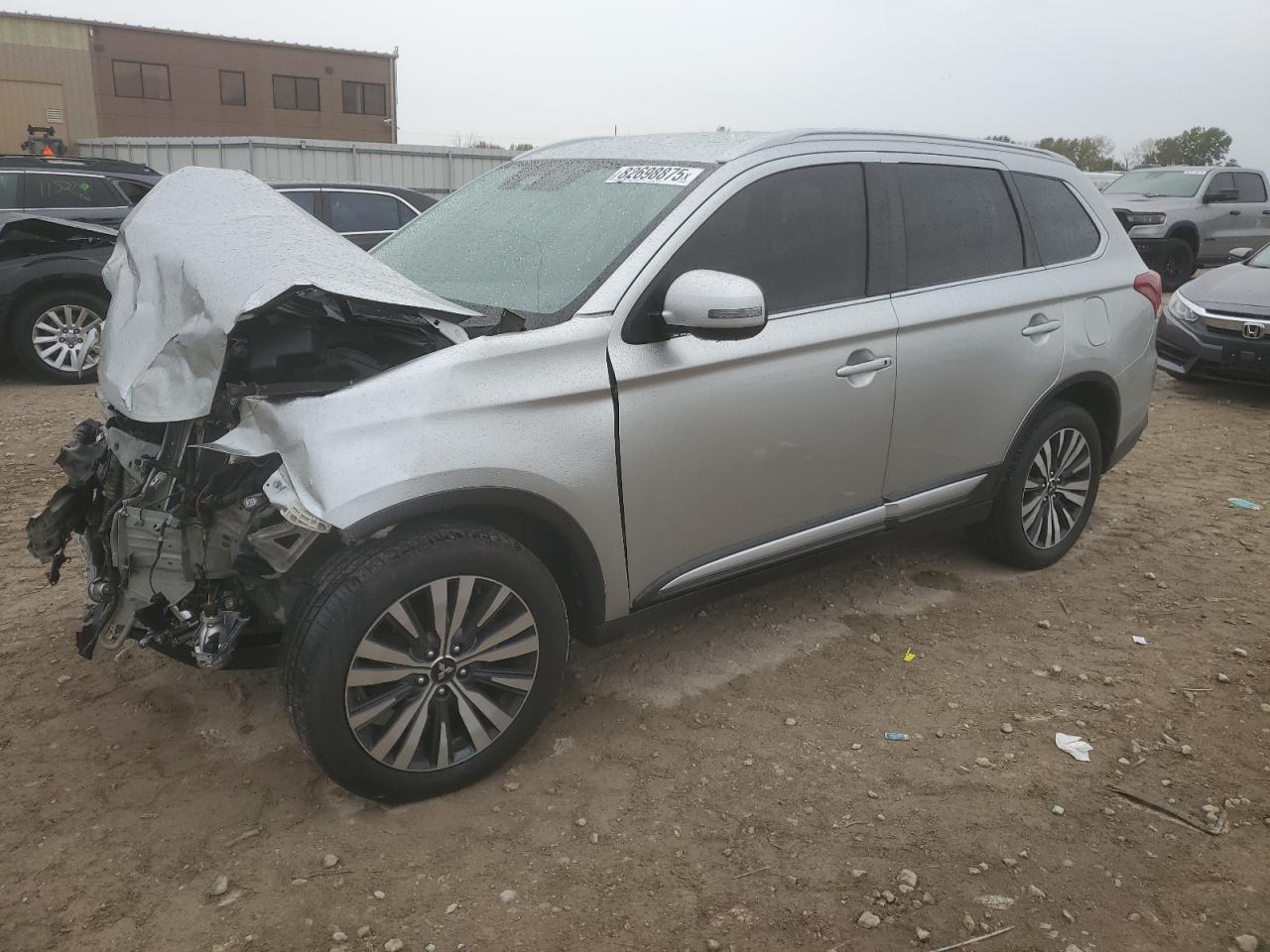 MITSUBISHI OUTLANDER SE