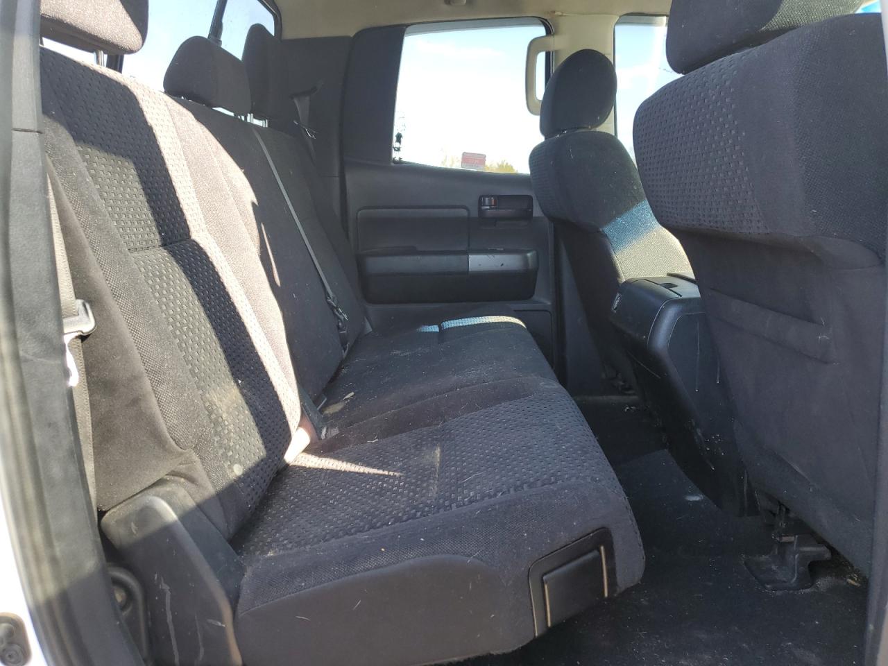 TOYOTA TUNDRA DOUBLE CAB SR5