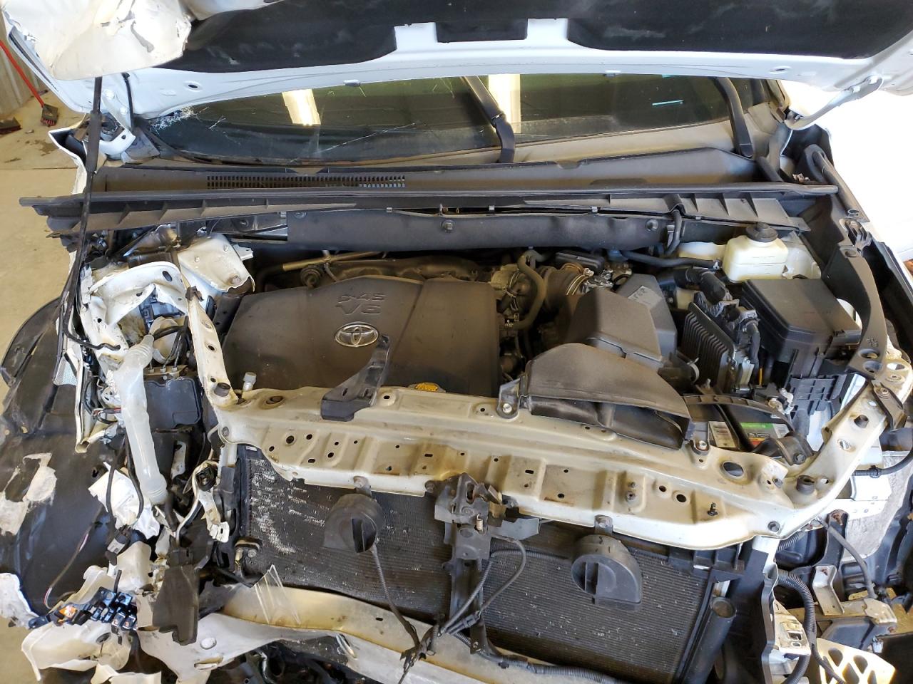 TOYOTA HIGHLANDER SE