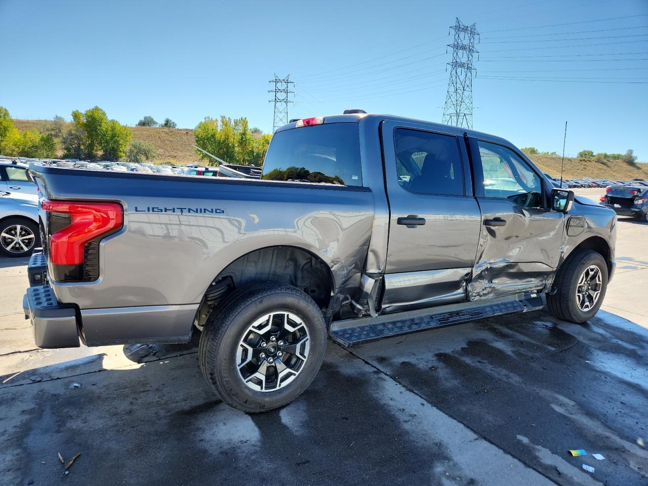 FORD F-150 LIGHTNING PRO