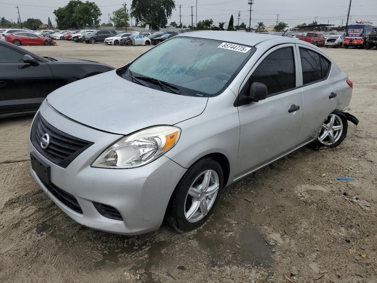 NISSAN VERSA S