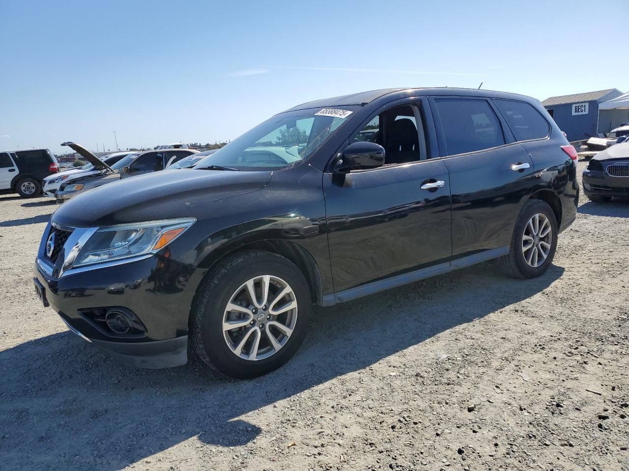  Salvage Nissan Pathfinder