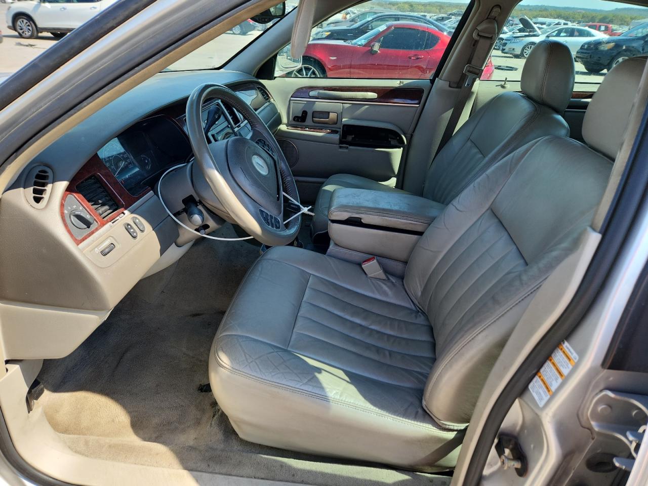 Lot #3280430144 2004 LINCOLN TOWN CAR E