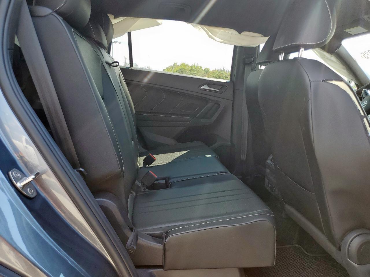 VOLKSWAGEN TIGUAN SE R-LINE BLACK