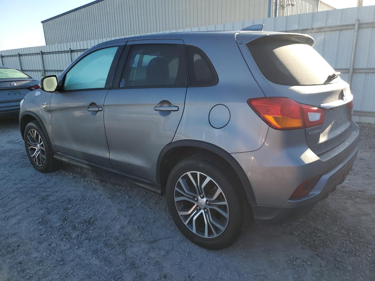 MITSUBISHI OUTLANDER ES