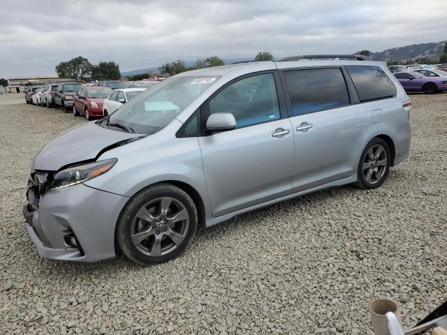 TOYOTA SIENNA SE