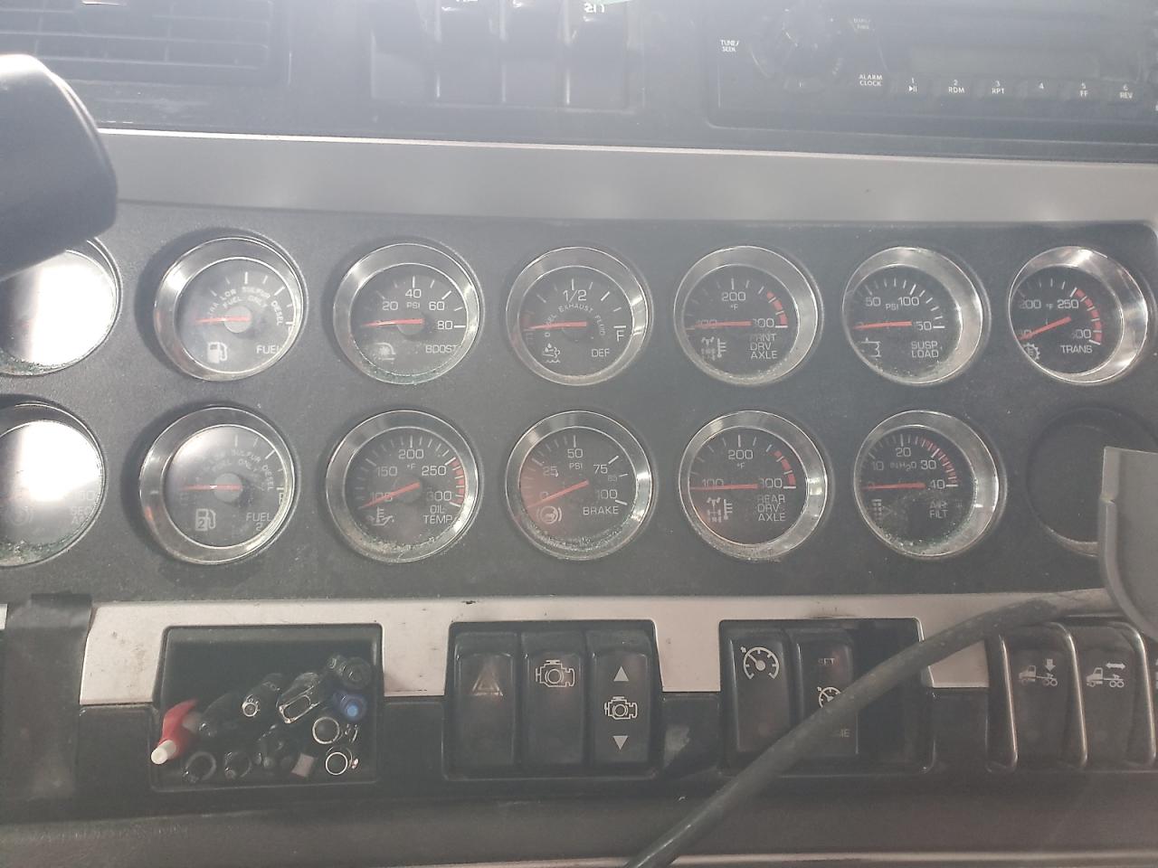 Lot #3285781652 2013 KENWORTH T600