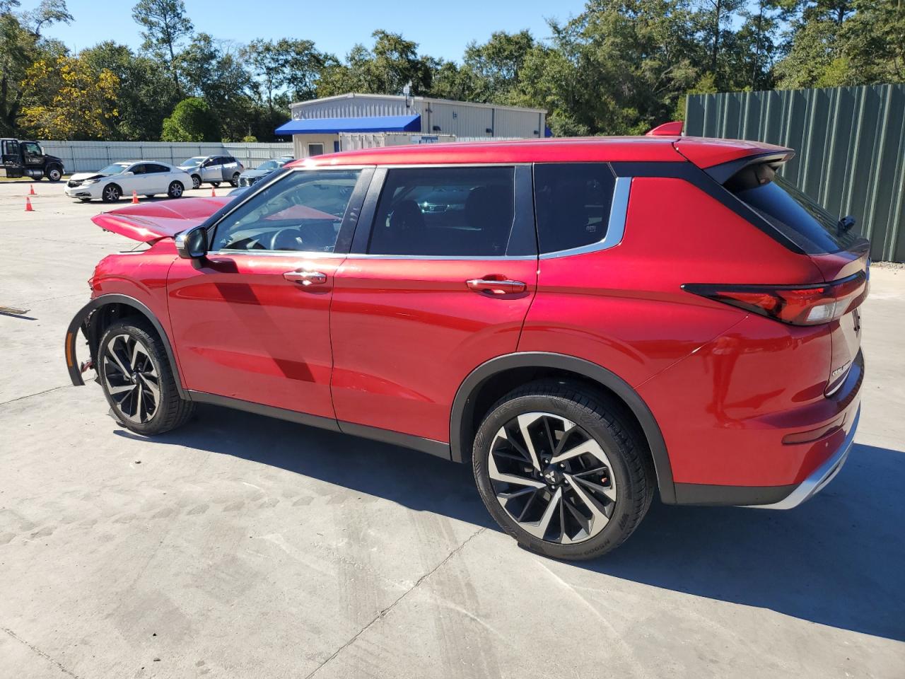 MITSUBISHI OUTLANDER SE