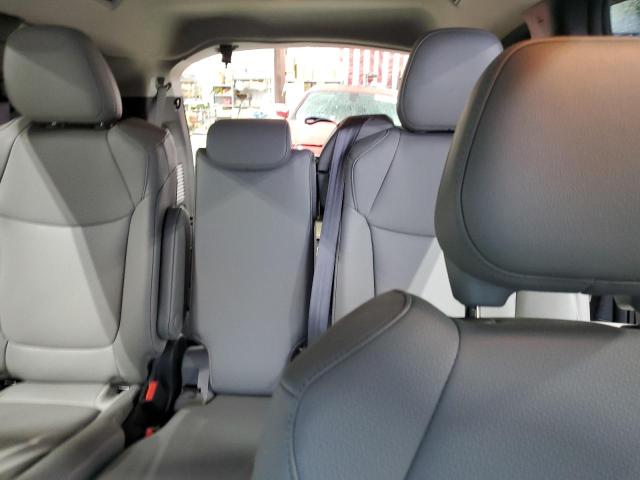 2025 TOYOTA SIENNA XLE #3296315428