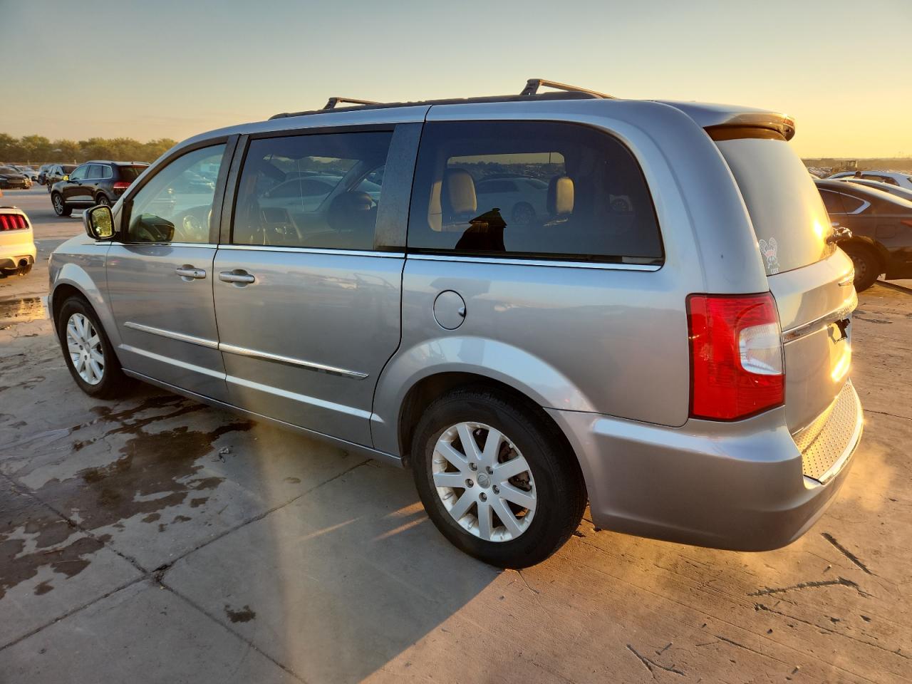 CHRYSLER TOWN & COUNTRY TOURING
