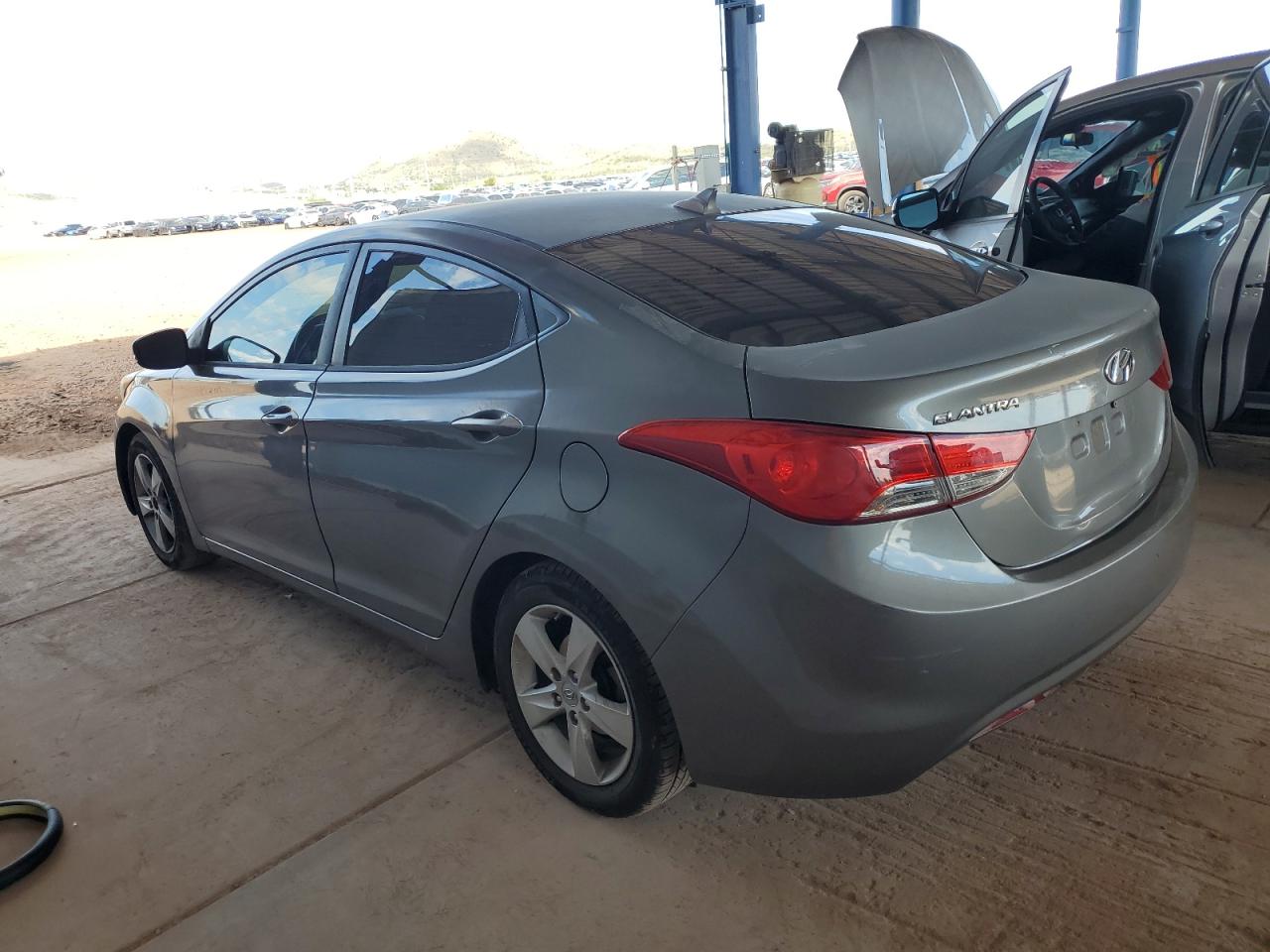 HYUNDAI ELANTRA GLS