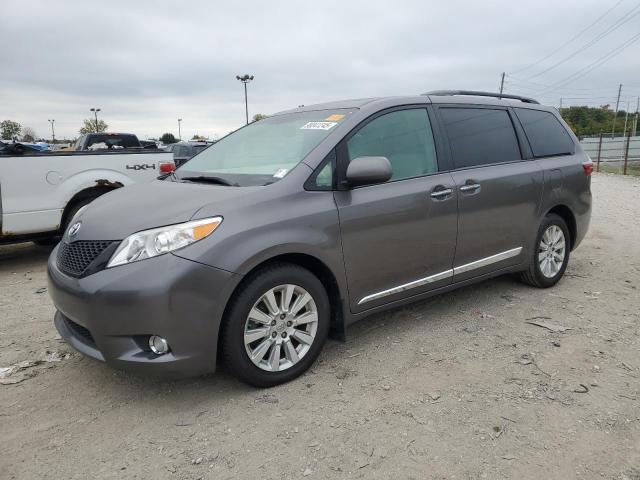 Global Auto Auctions: 2017 TOYOTA SIENNA XLE
