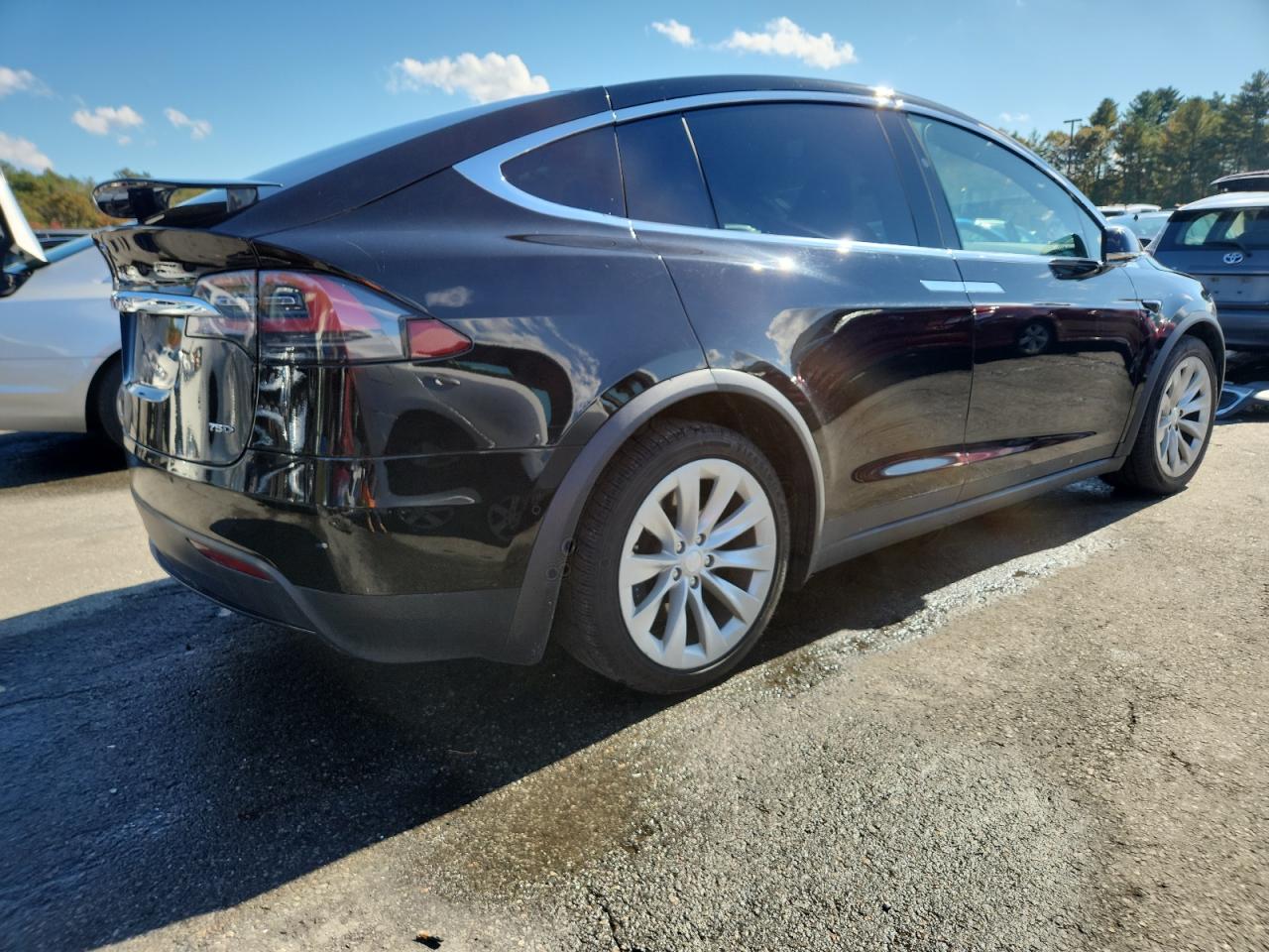 TESLA MODEL X