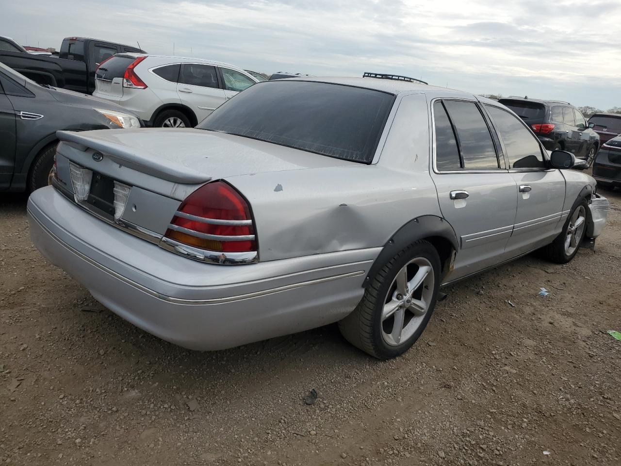Lot #3291337165 2003 FORD CROWN VICTORIA