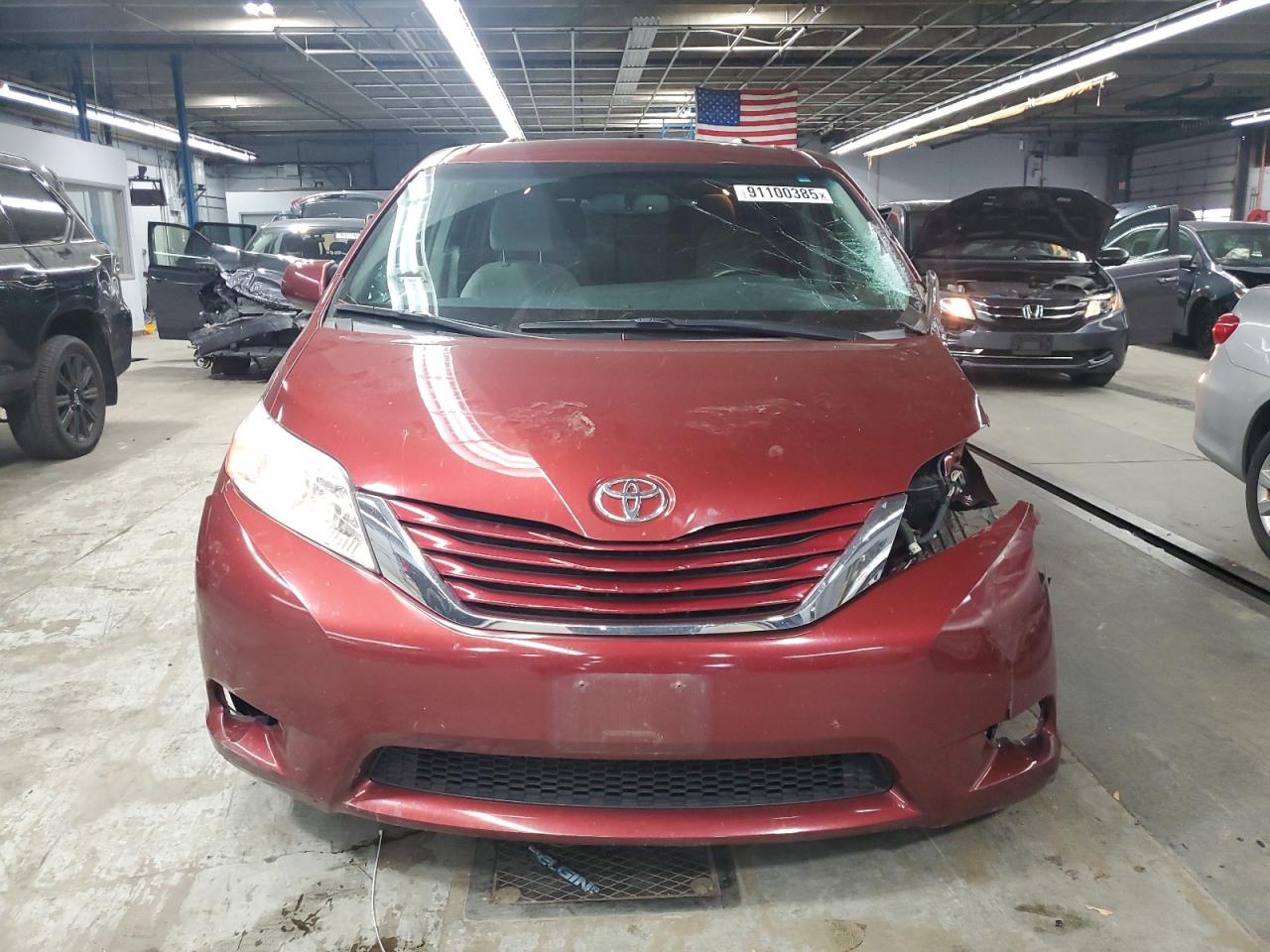 Lot #3291423146 2017 TOYOTA SIENNA LE