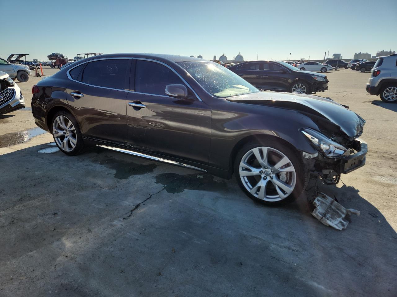 INFINITI Q70 3.7