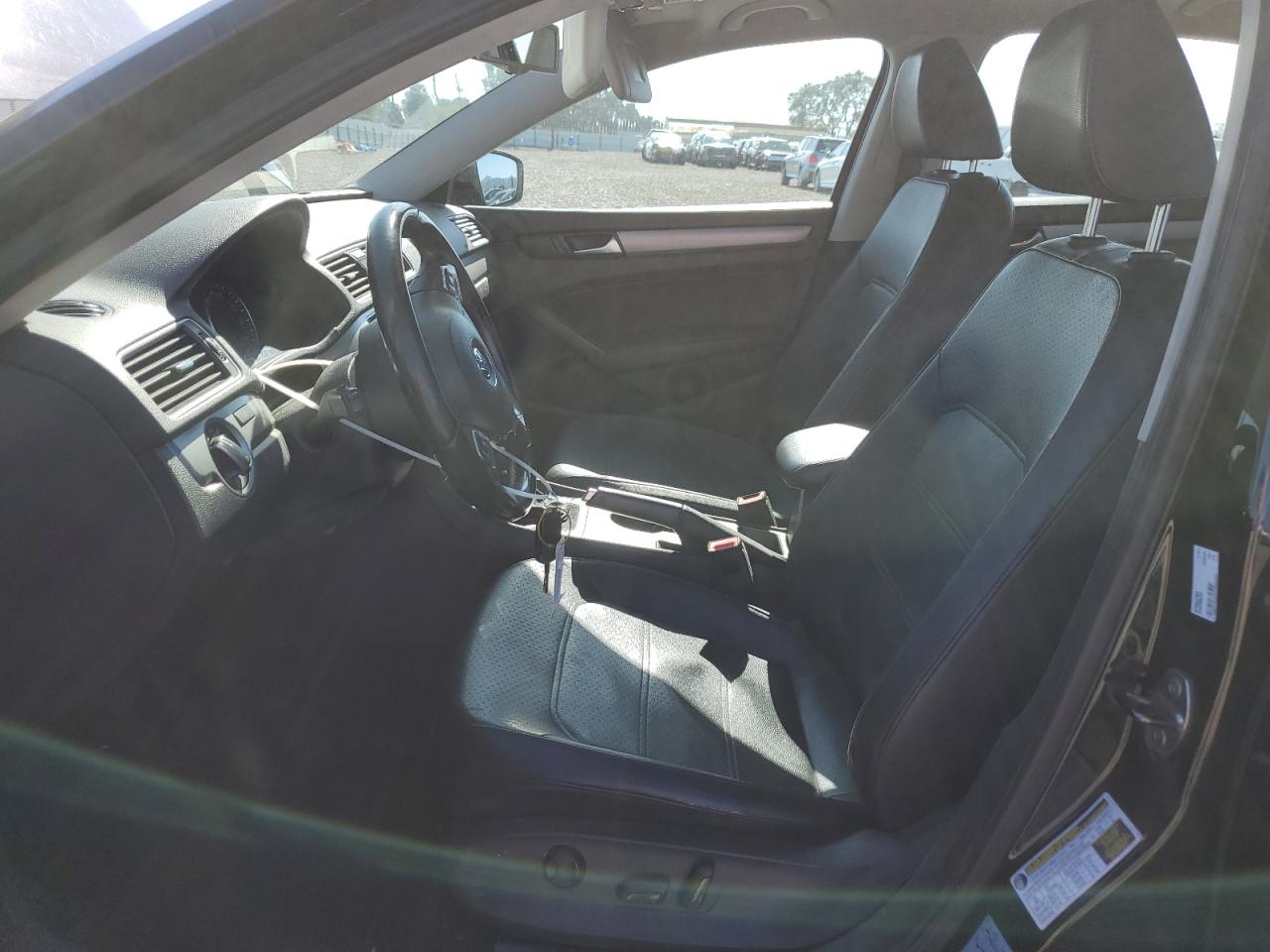 VOLKSWAGEN PASSAT SE