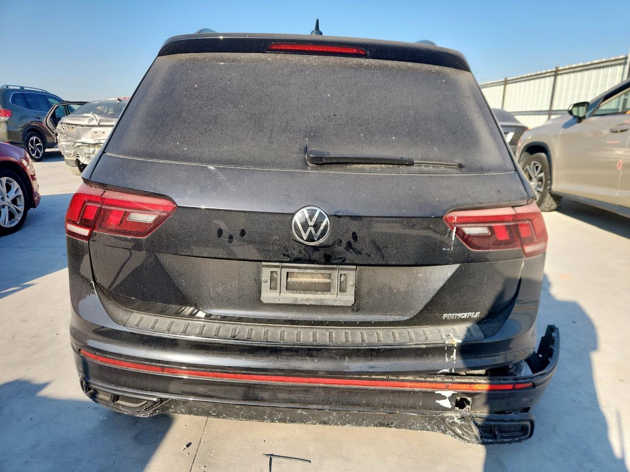 VOLKSWAGEN TIGUAN SE R-LINE BLACK