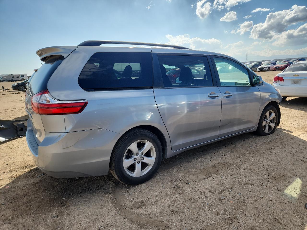 Lot #3271096120 2017 TOYOTA SIENNA LE