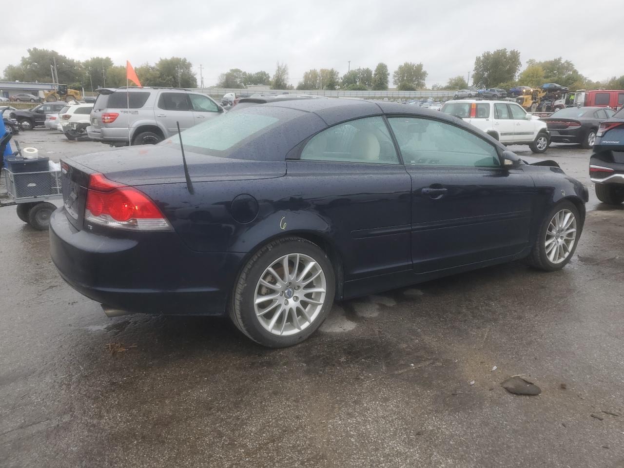 Lot #3302788893 2007 VOLVO C70 T5
