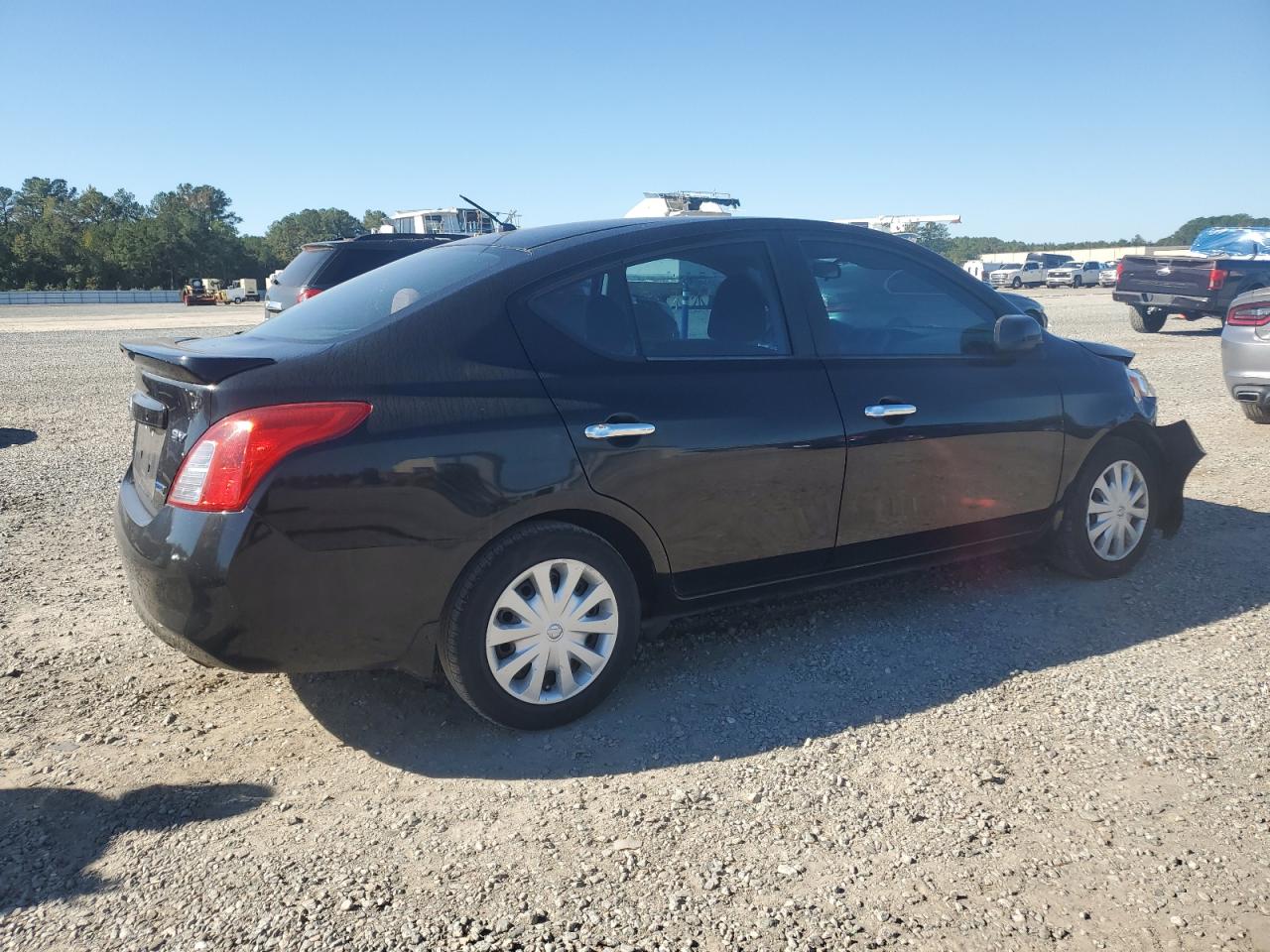 NISSAN VERSA S