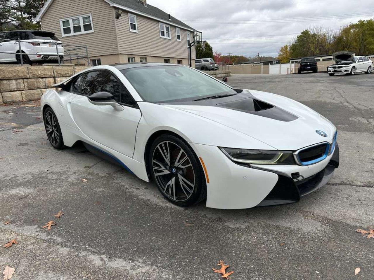 BMW I8