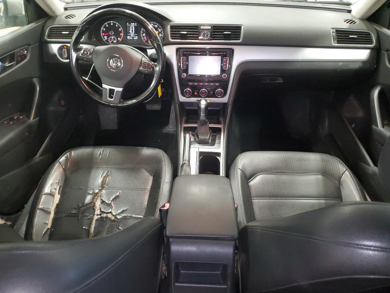 VOLKSWAGEN PASSAT SE