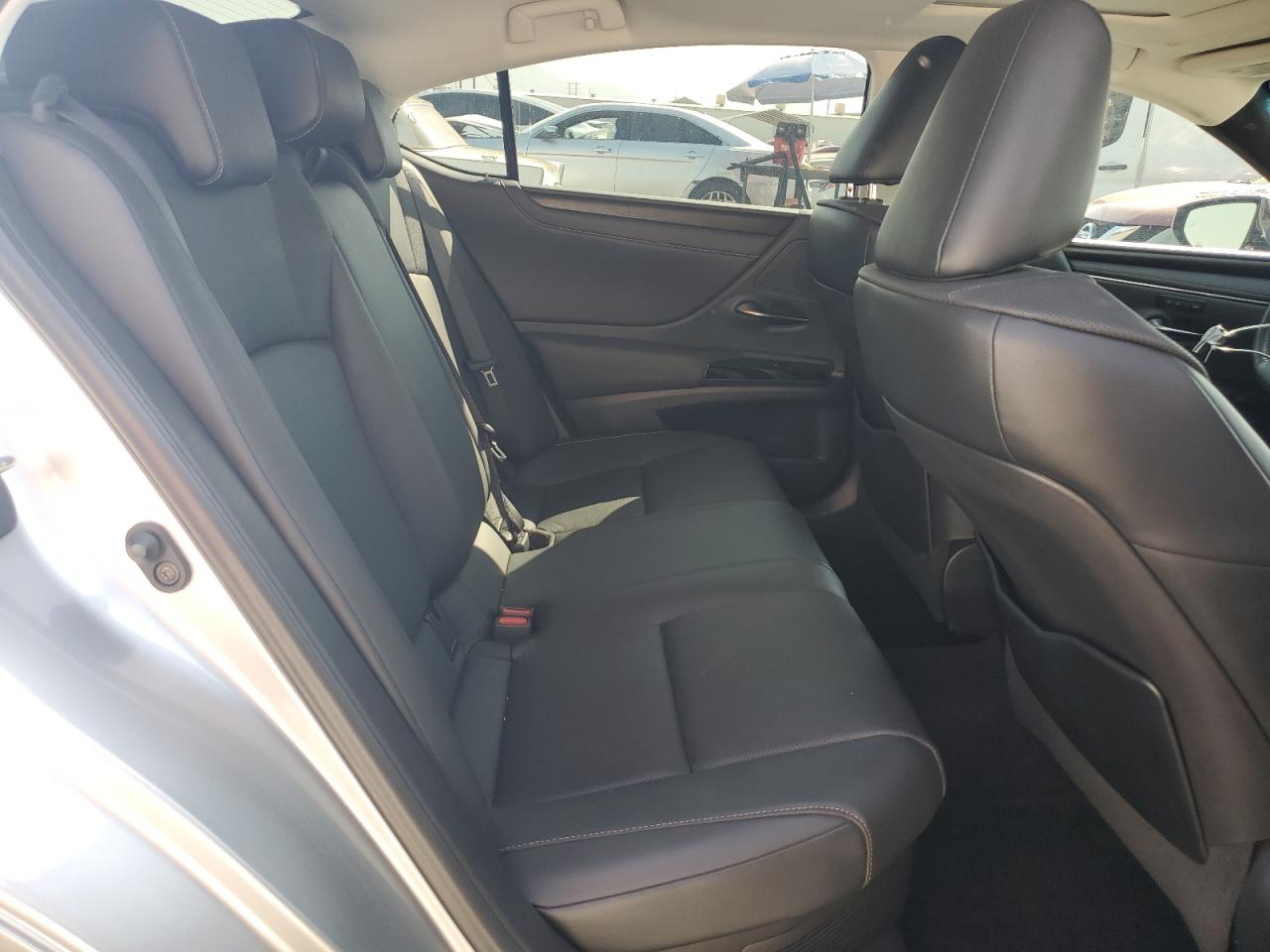 LEXUS ES 300H BASE
