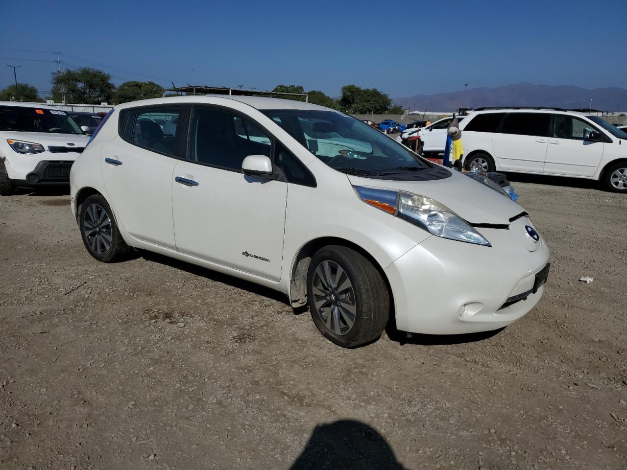 NISSAN LEAF SV