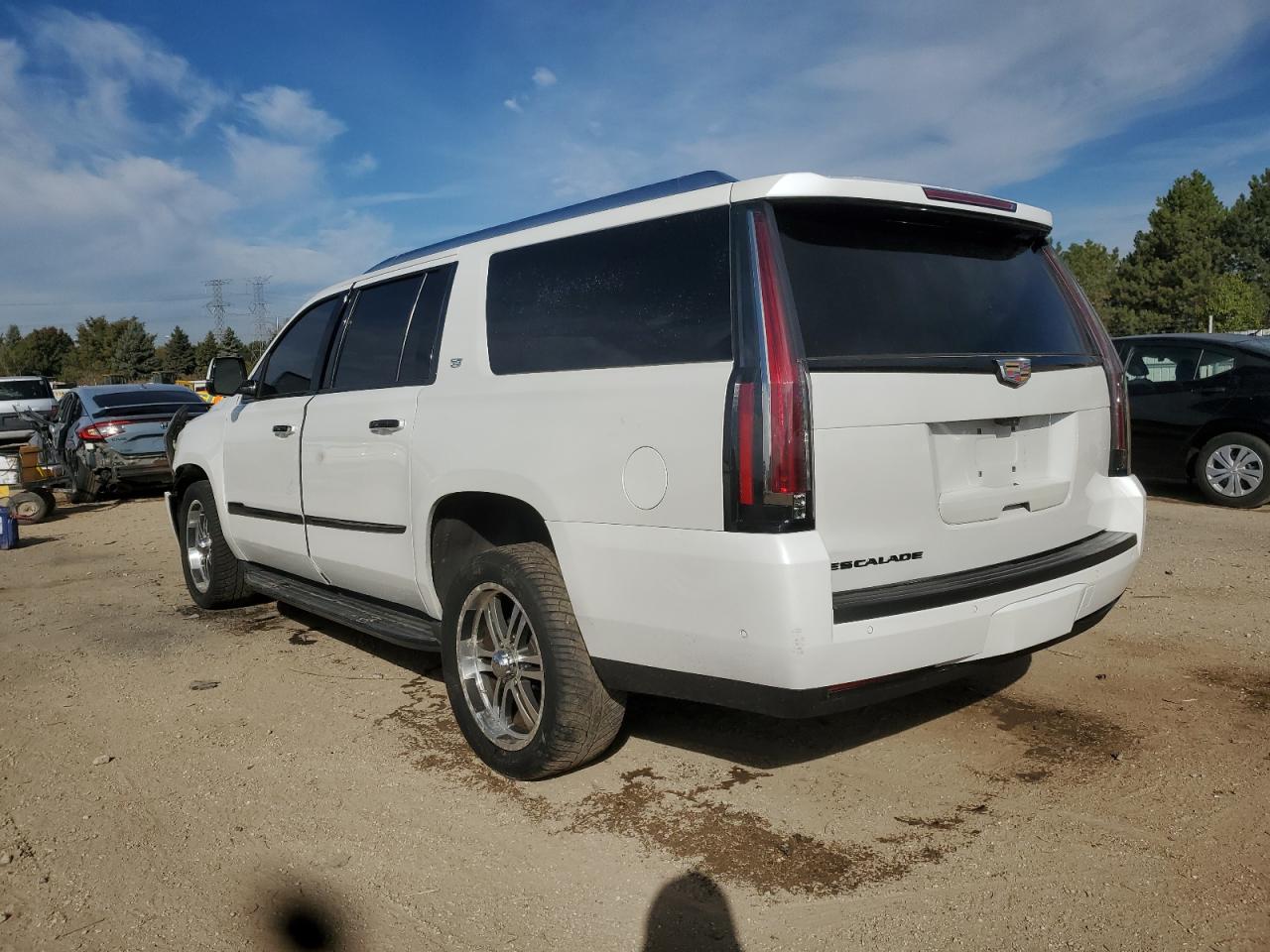 CADILLAC ESCALADE ESV LUXURY