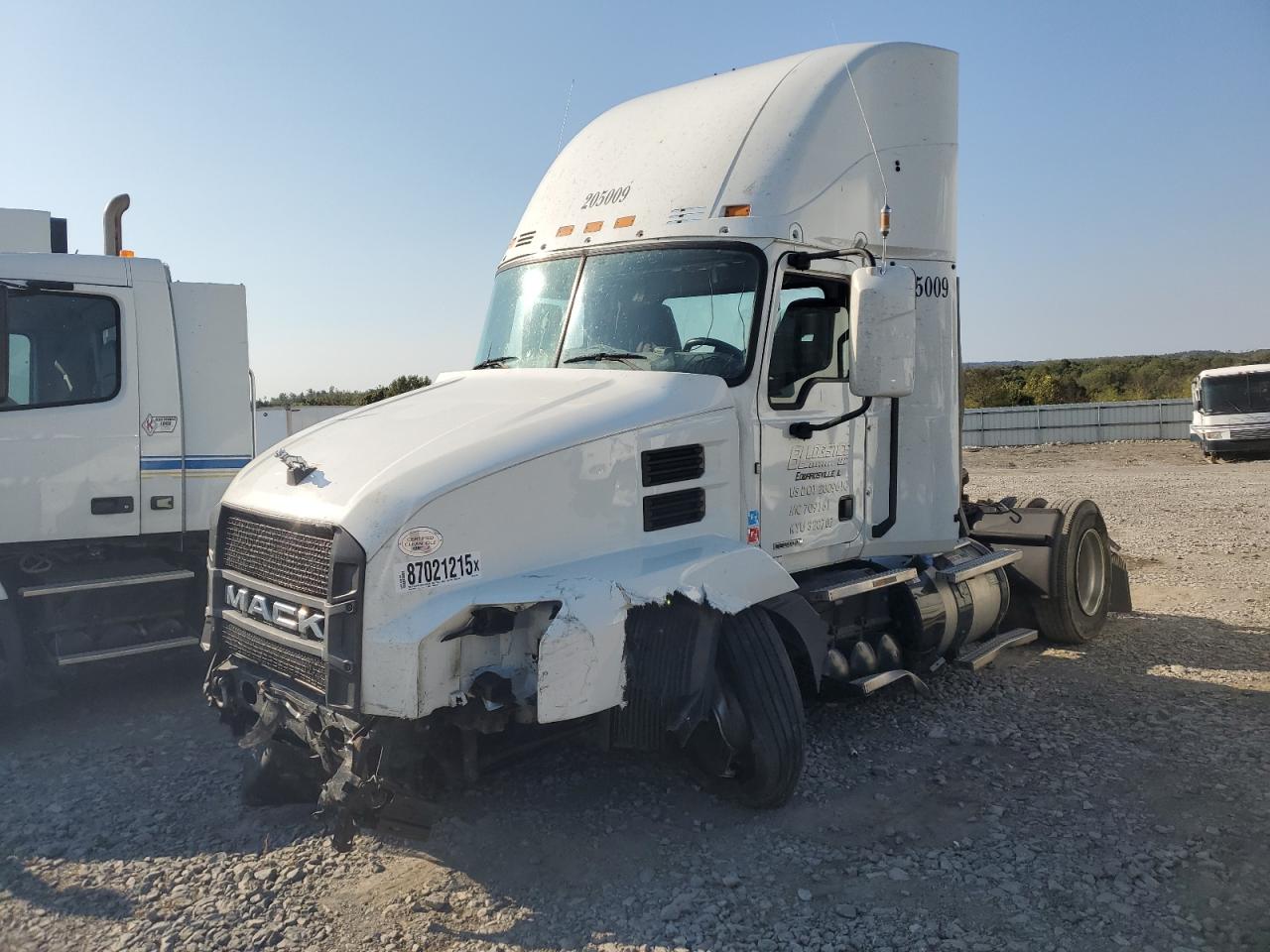 Lot #3284867043 2020 MACK ANTHEM