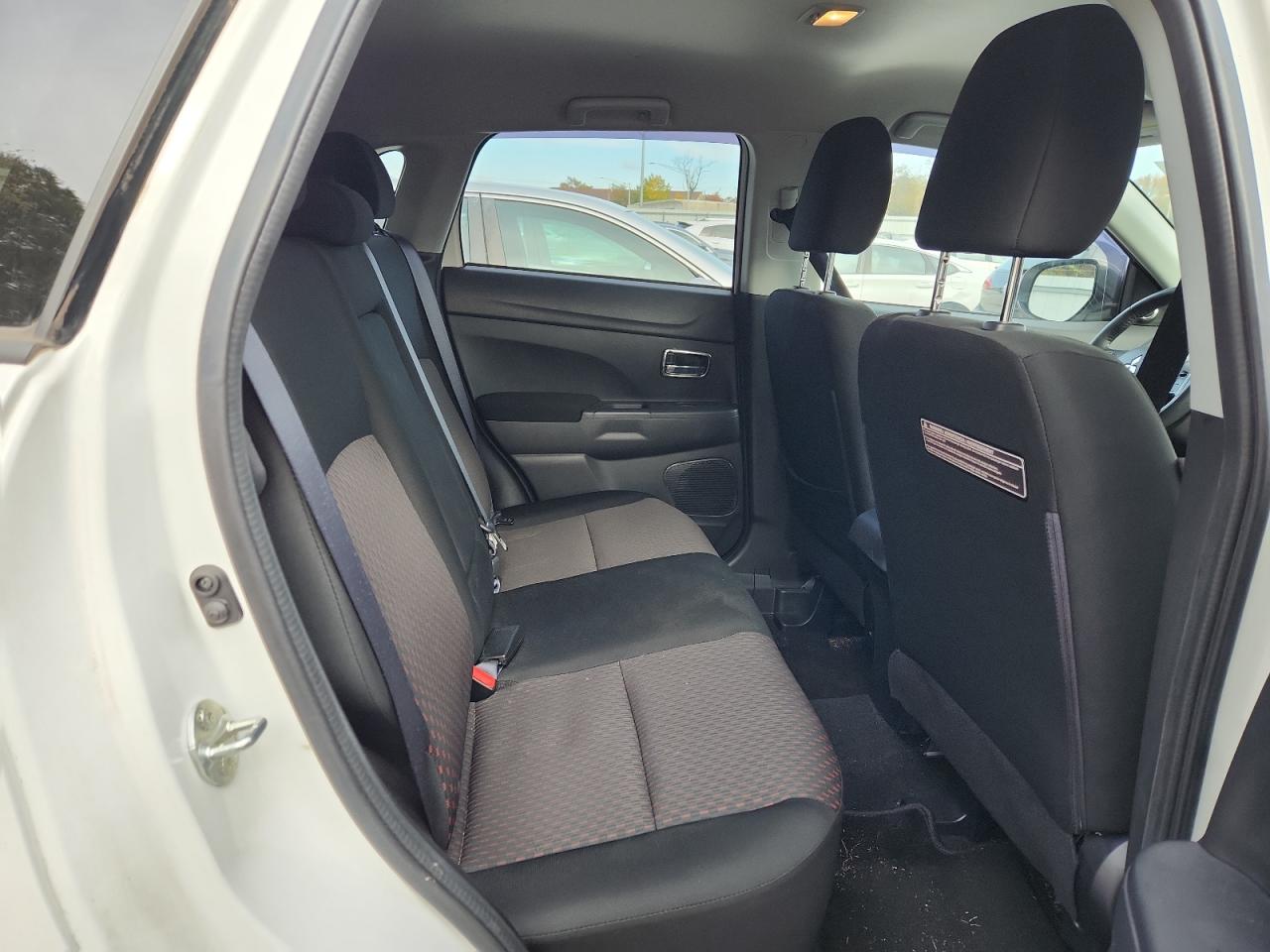 MITSUBISHI OUTLANDER ES