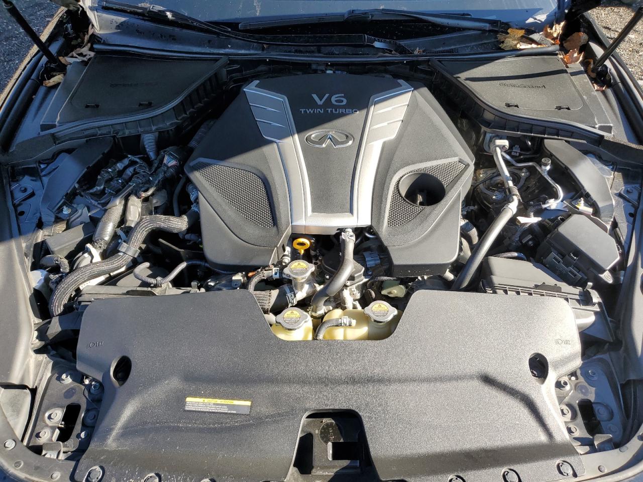 INFINITI Q60 RED SPORT 400