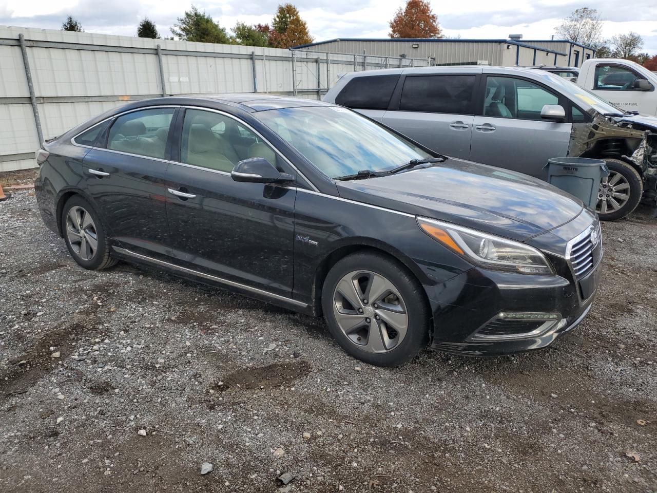 HYUNDAI SONATA HYBRID